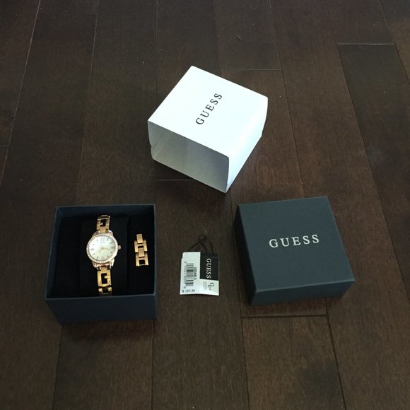 Rose gold tone GUESS watch - Picture 3 of 8